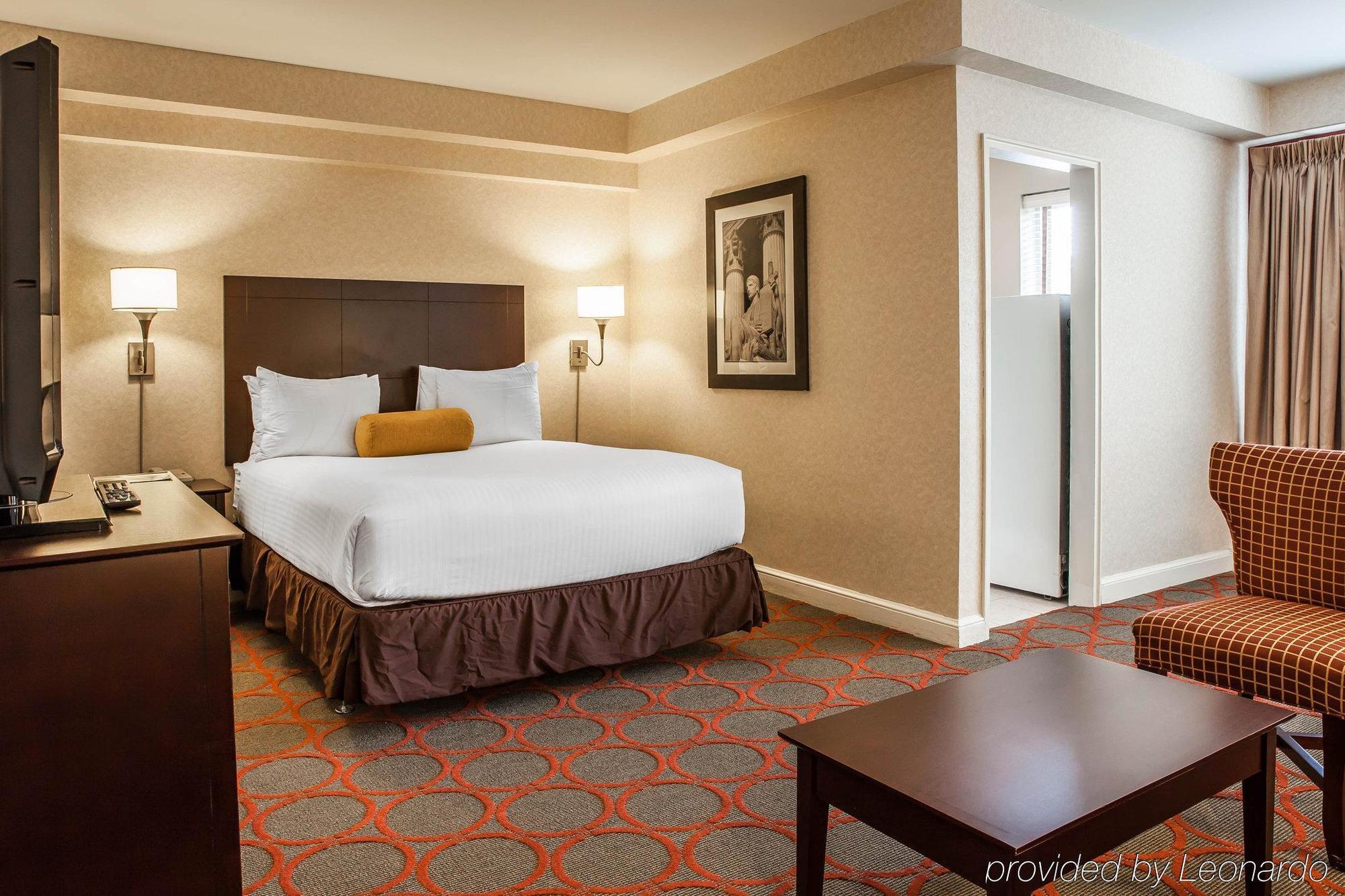 The Virginian Suites, Ascend Hotel Collection Арлингтън Екстериор снимка