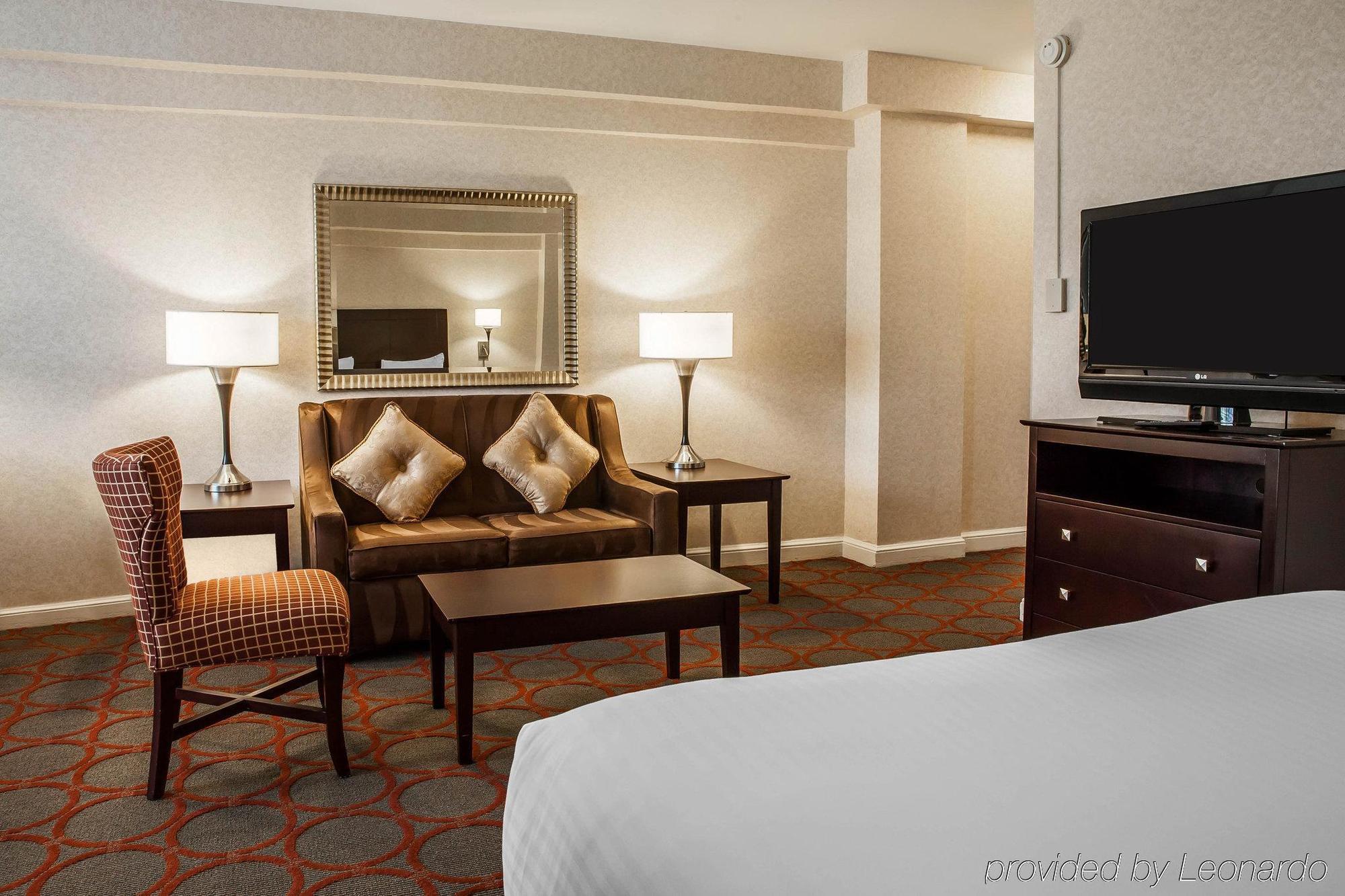 The Virginian Suites, Ascend Hotel Collection Арлингтън Екстериор снимка