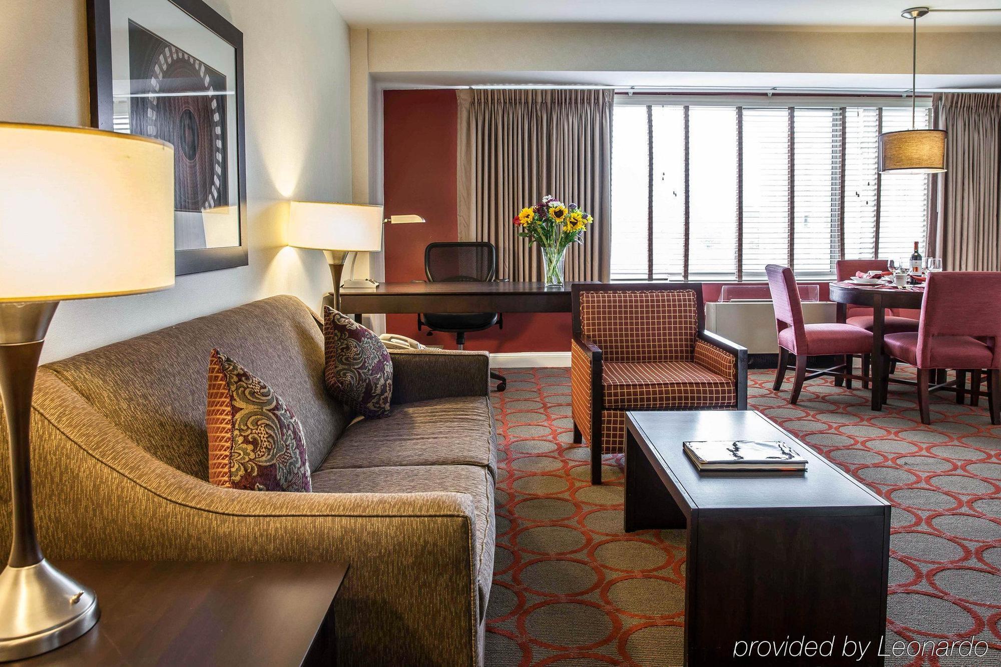 The Virginian Suites, Ascend Hotel Collection Арлингтън Екстериор снимка