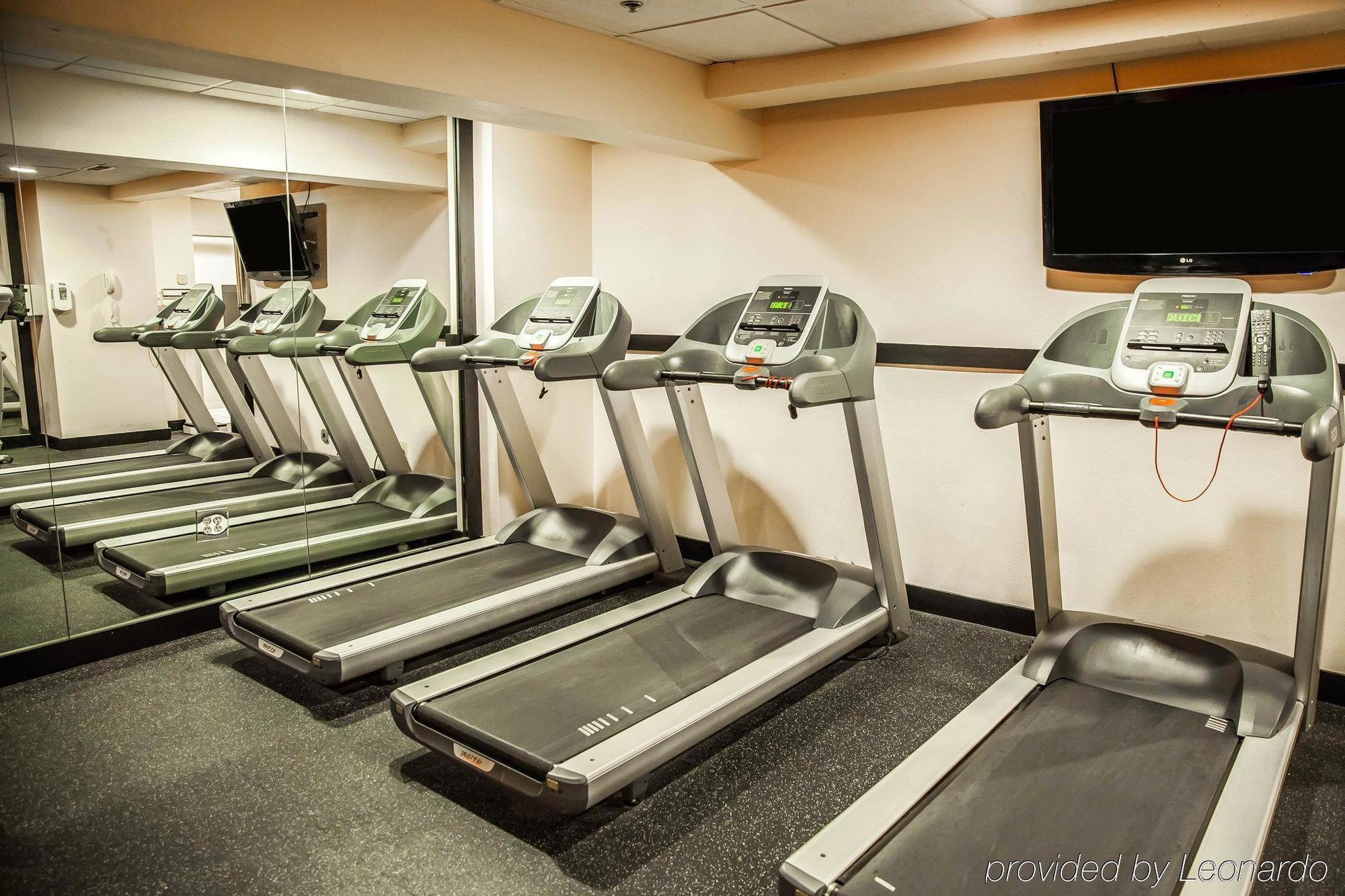 The Virginian Suites, Ascend Hotel Collection Арлингтън Екстериор снимка