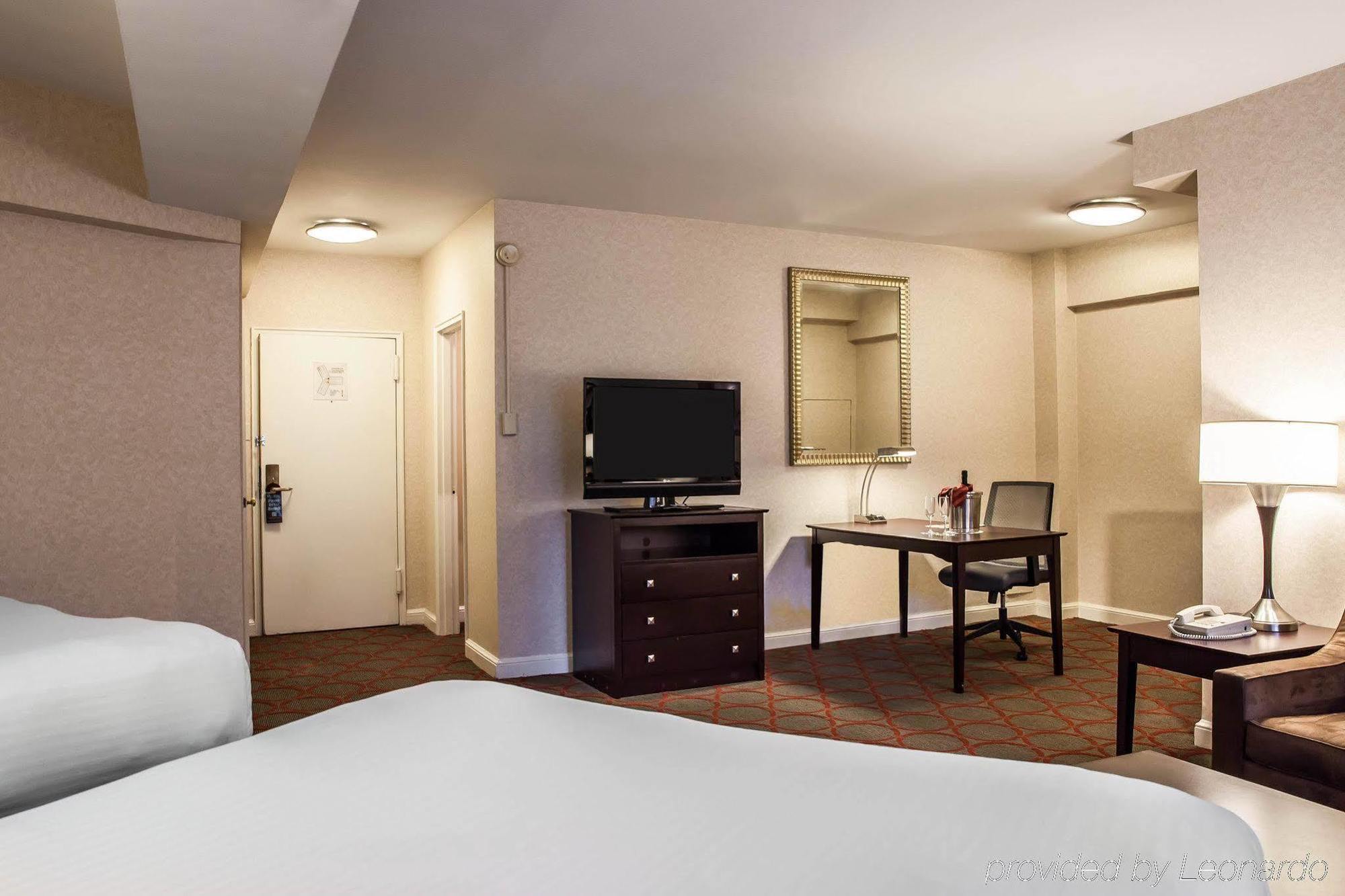 The Virginian Suites, Ascend Hotel Collection Арлингтън Екстериор снимка