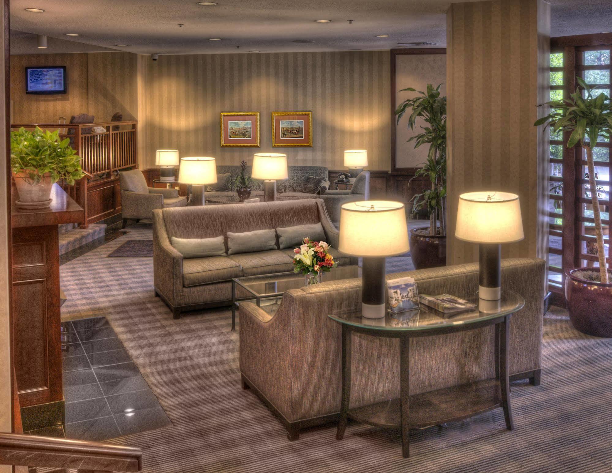 The Virginian Suites, Ascend Hotel Collection Арлингтън Екстериор снимка