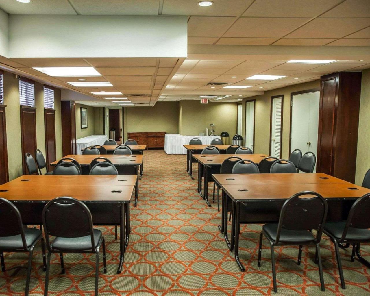 The Virginian Suites, Ascend Hotel Collection Арлингтън Екстериор снимка