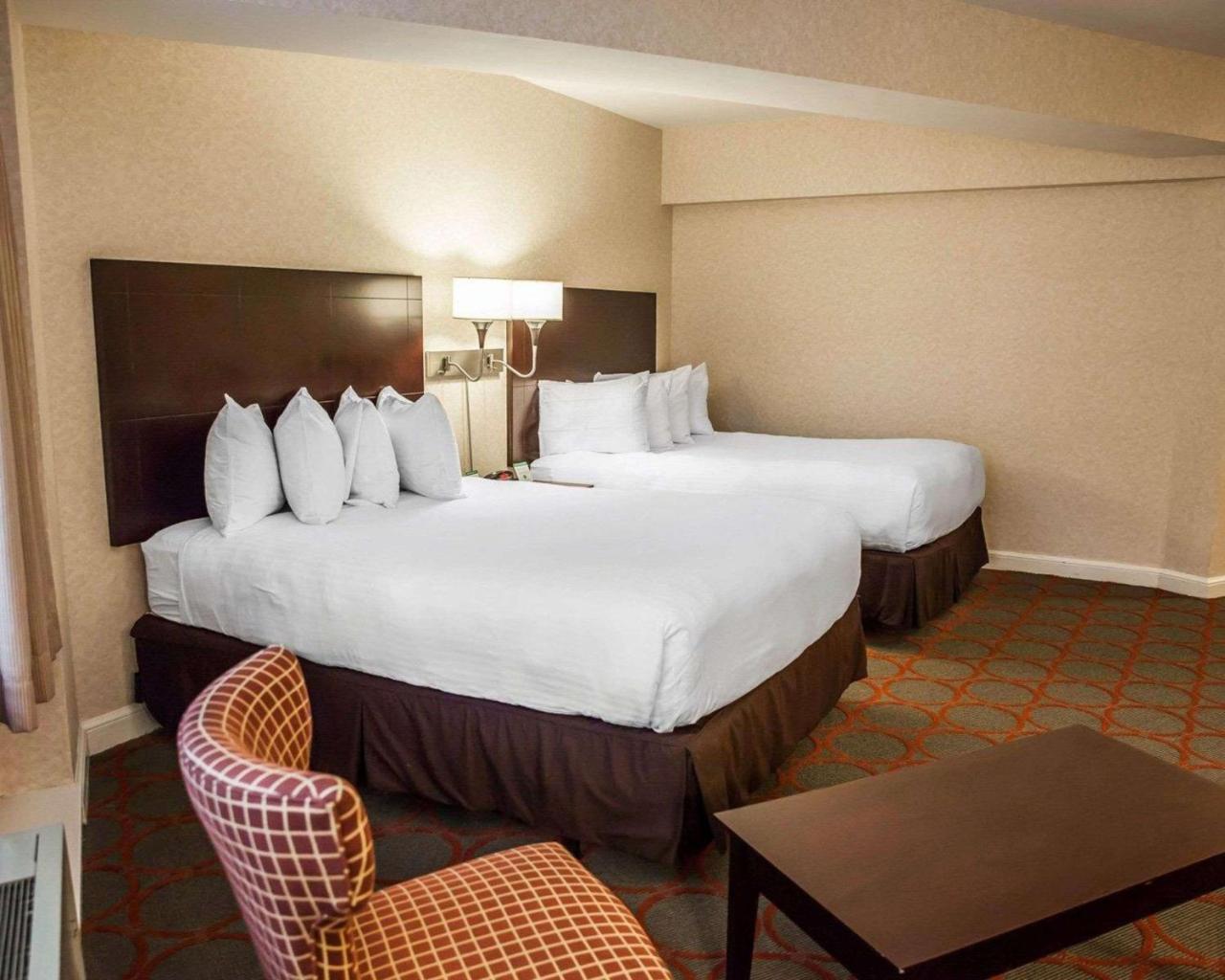 The Virginian Suites, Ascend Hotel Collection Арлингтън Екстериор снимка
