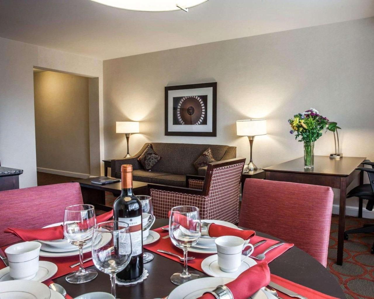 The Virginian Suites, Ascend Hotel Collection Арлингтън Екстериор снимка