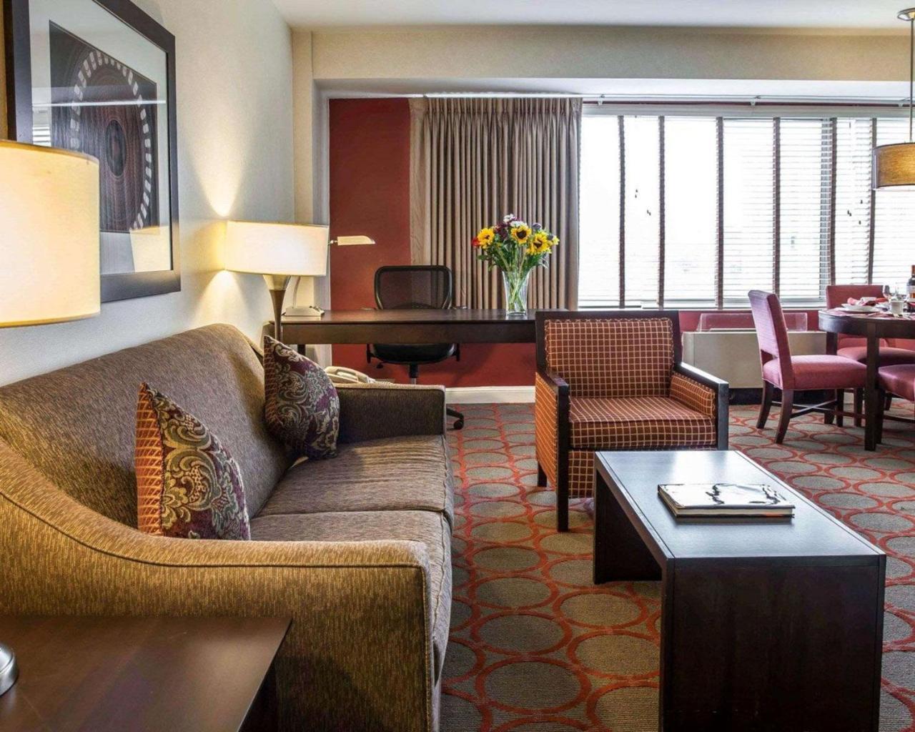 The Virginian Suites, Ascend Hotel Collection Арлингтън Екстериор снимка