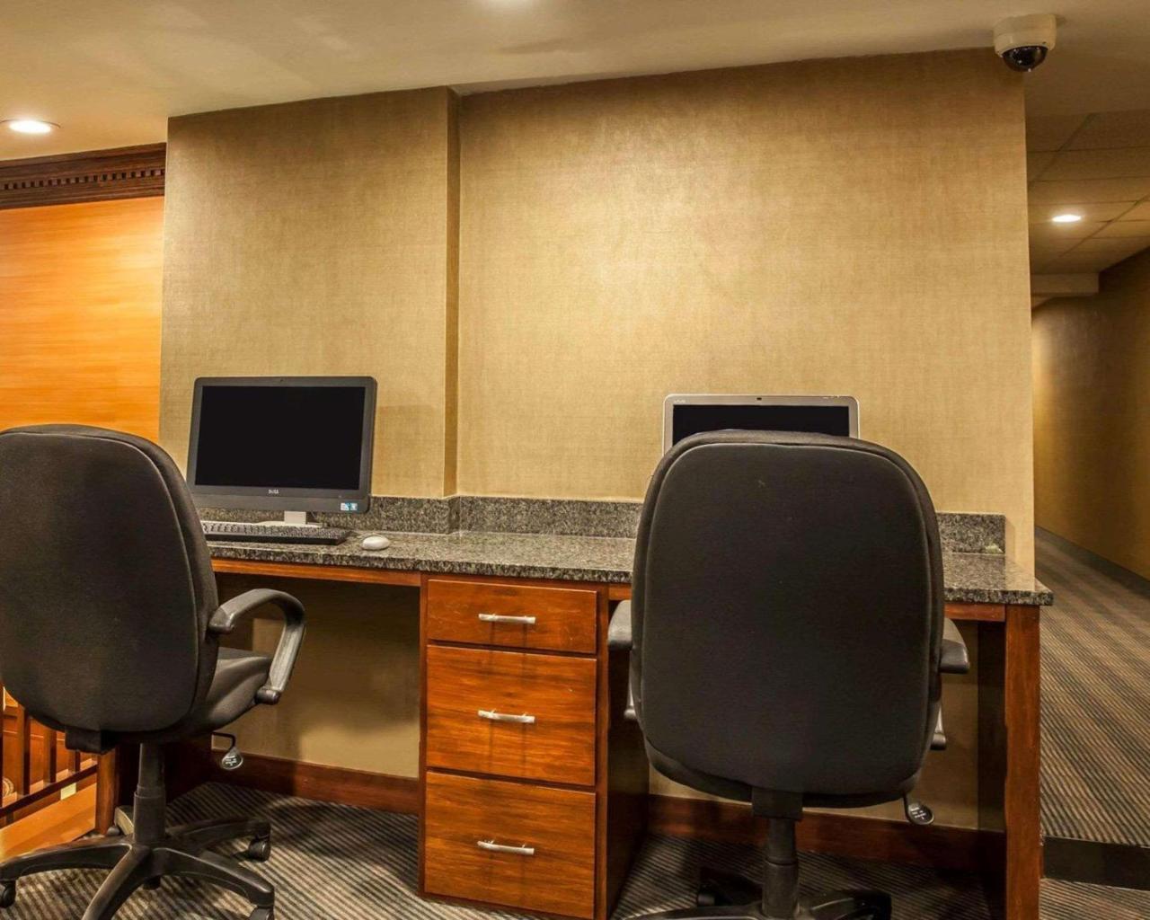 The Virginian Suites, Ascend Hotel Collection Арлингтън Екстериор снимка