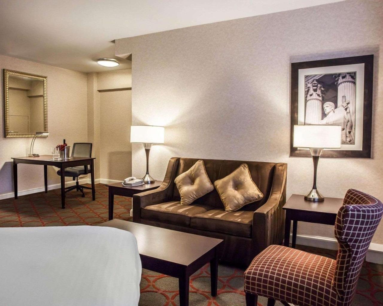 The Virginian Suites, Ascend Hotel Collection Арлингтън Екстериор снимка